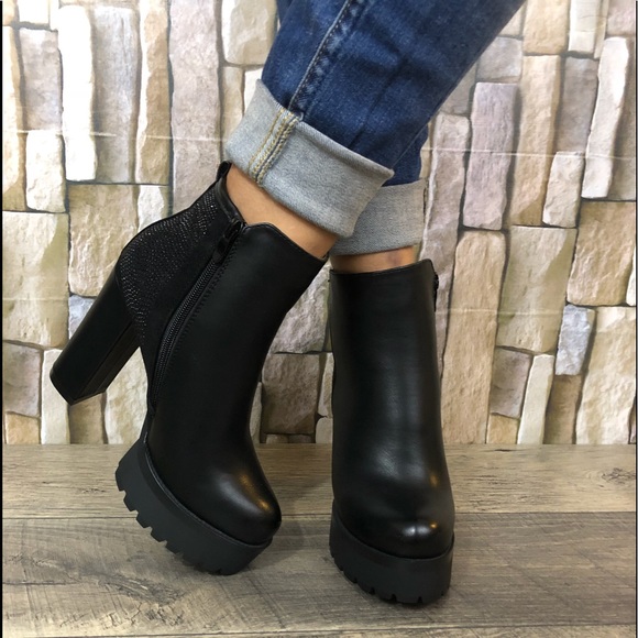Shoes - 🔴LAST ONE Women platform boots